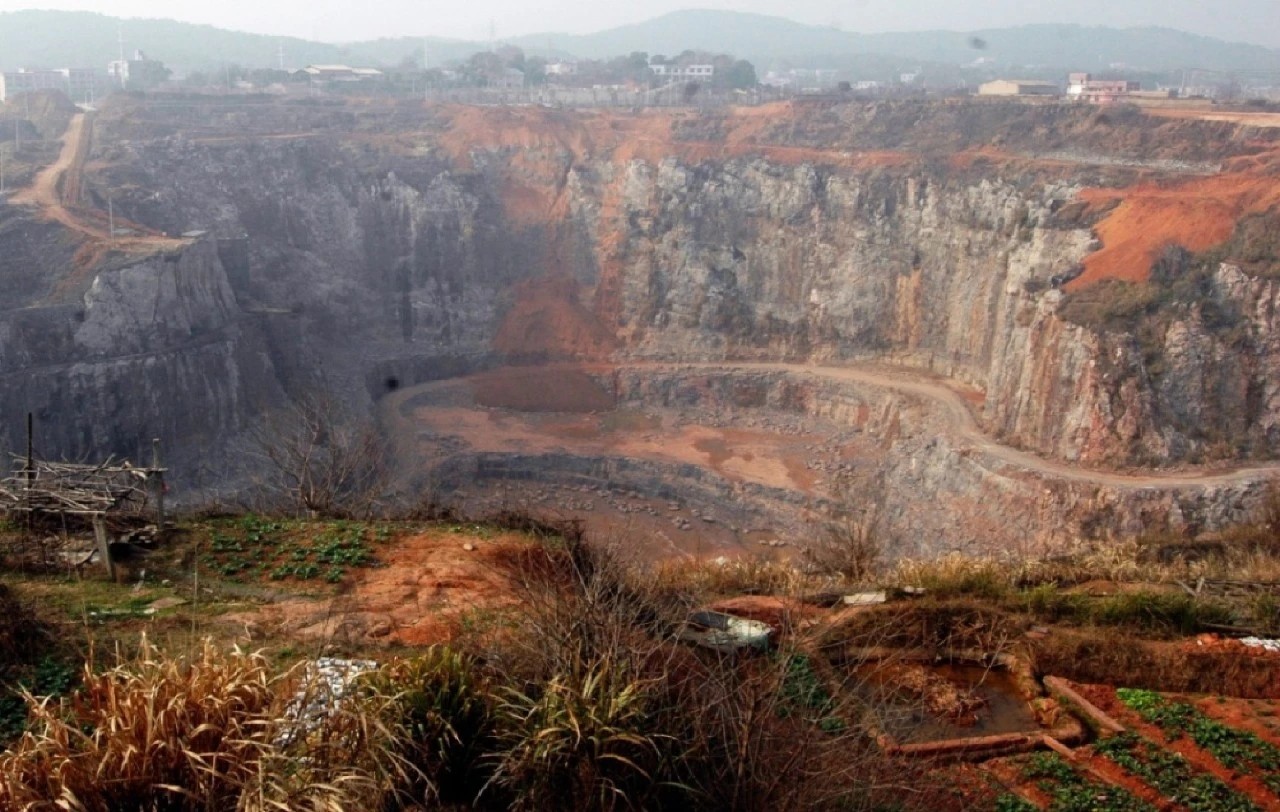 1595408714790729.jpg 礦坑原始地貌1.jpg