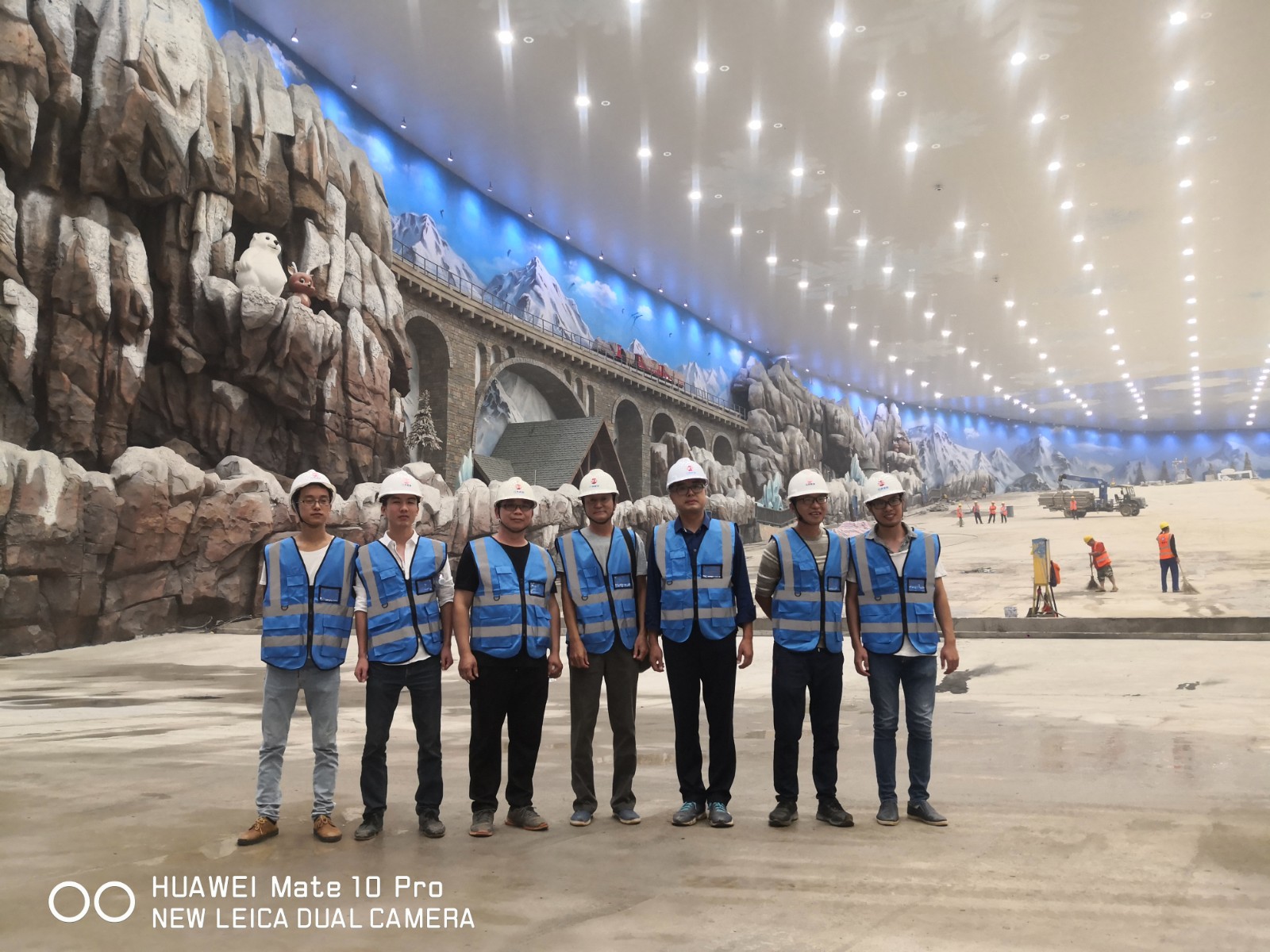 1595409083711459.jpg 2019年項(xiàng)目部合影.jpg