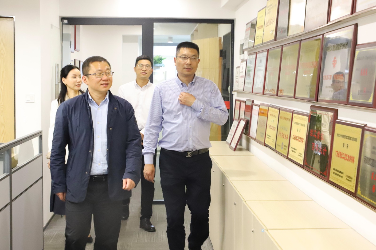 1618448462603229.jpg 6.jpg