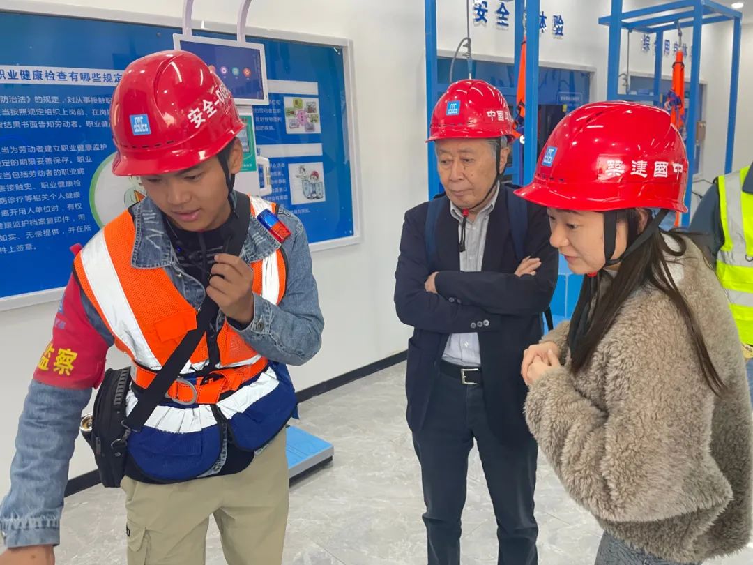 1703827460128956.jpg 1703827460128956.jpg