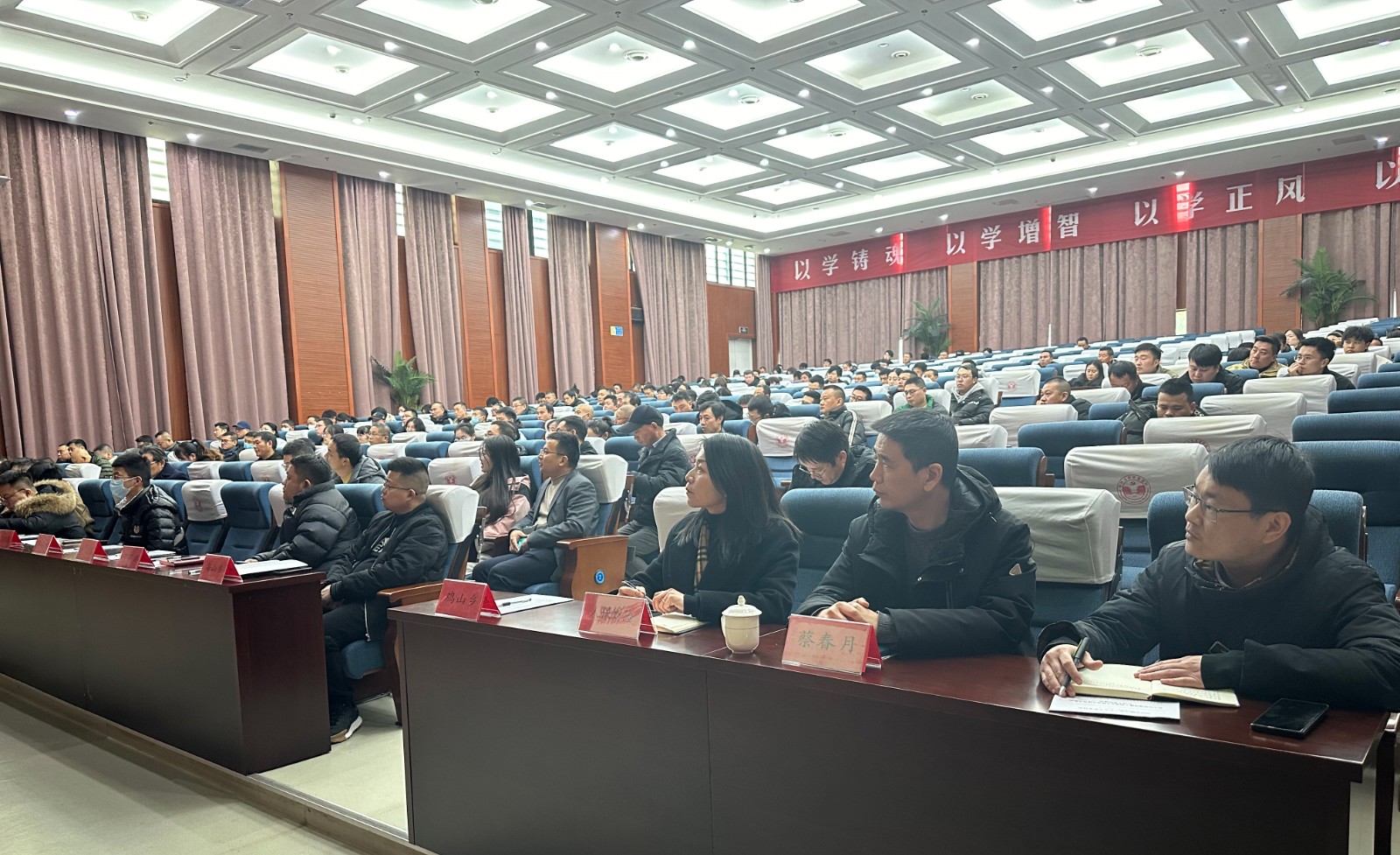 1708393092437845.jpg 1708393092437845.jpg