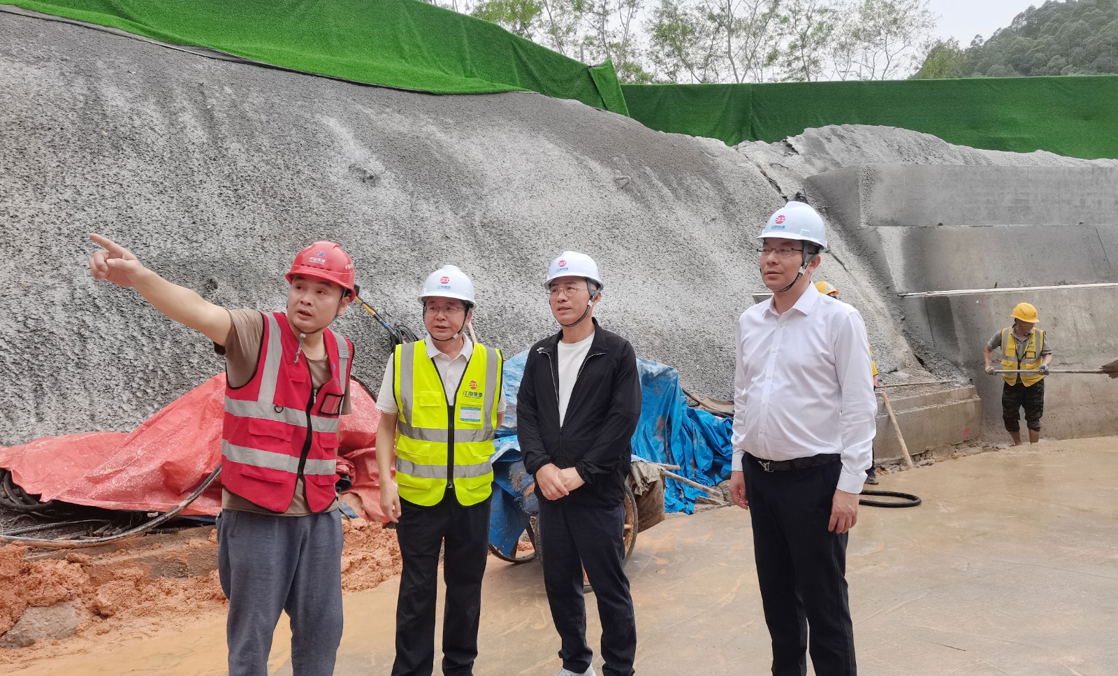 1715409717698113.jpg 1715409717698113.jpg