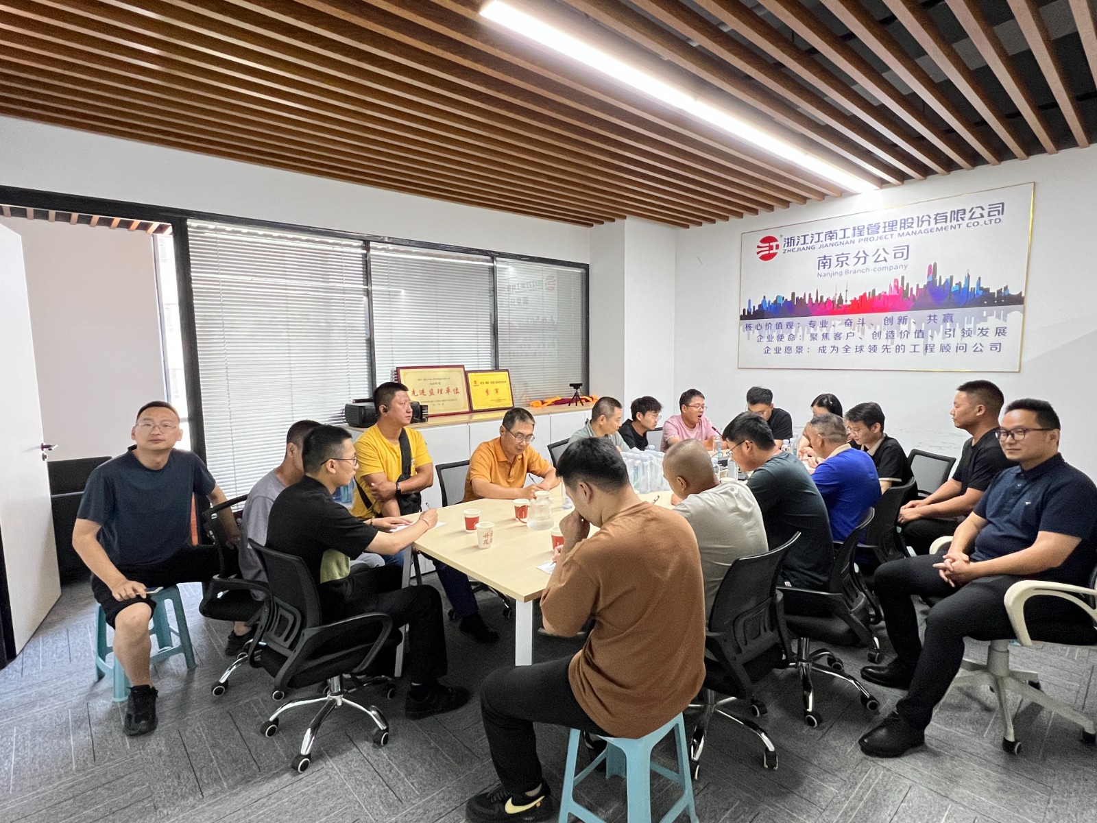 1720496012839579.jpg 1720496012839579.jpg