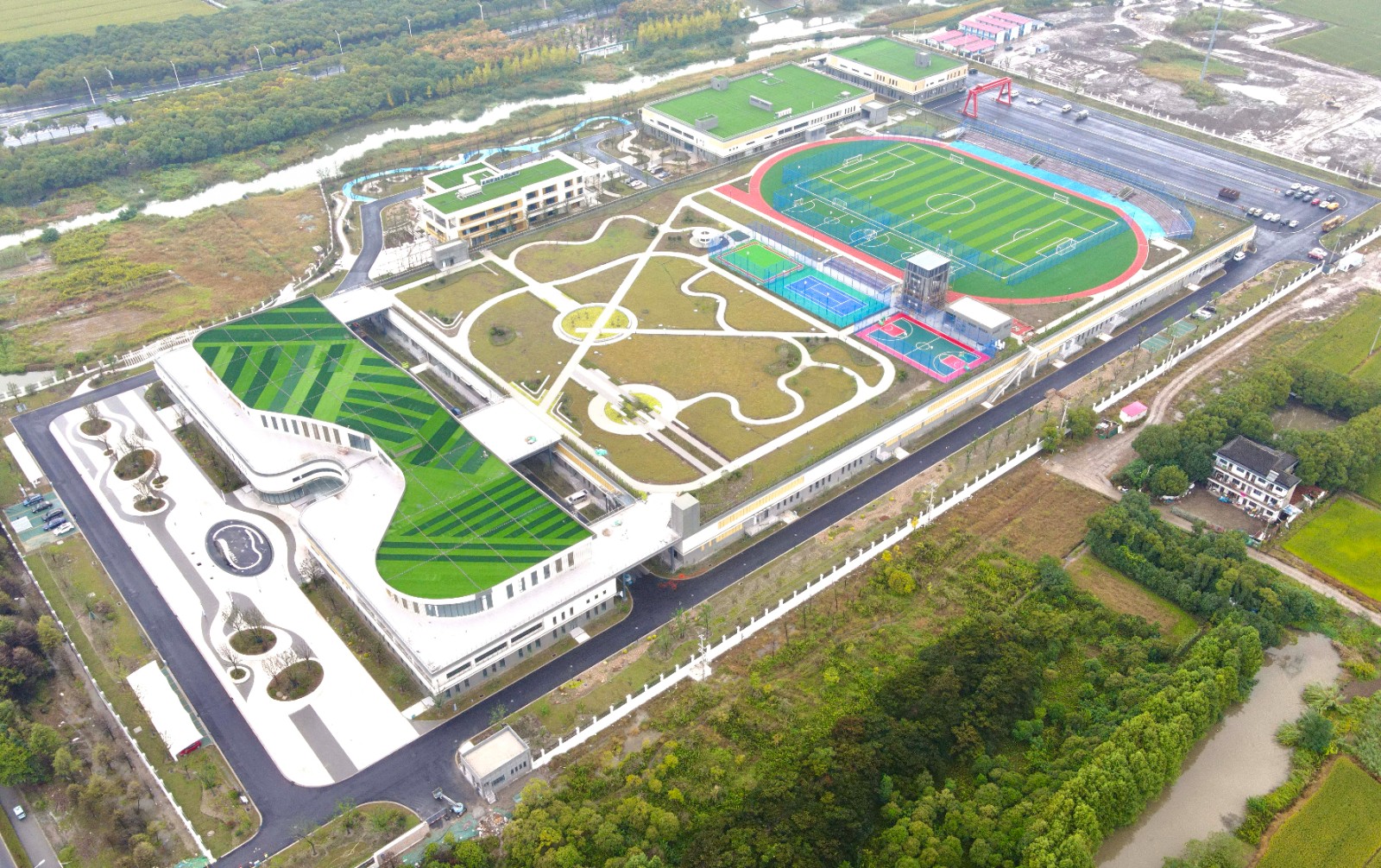 1735780260619501.jpg 1735780260619501.jpg